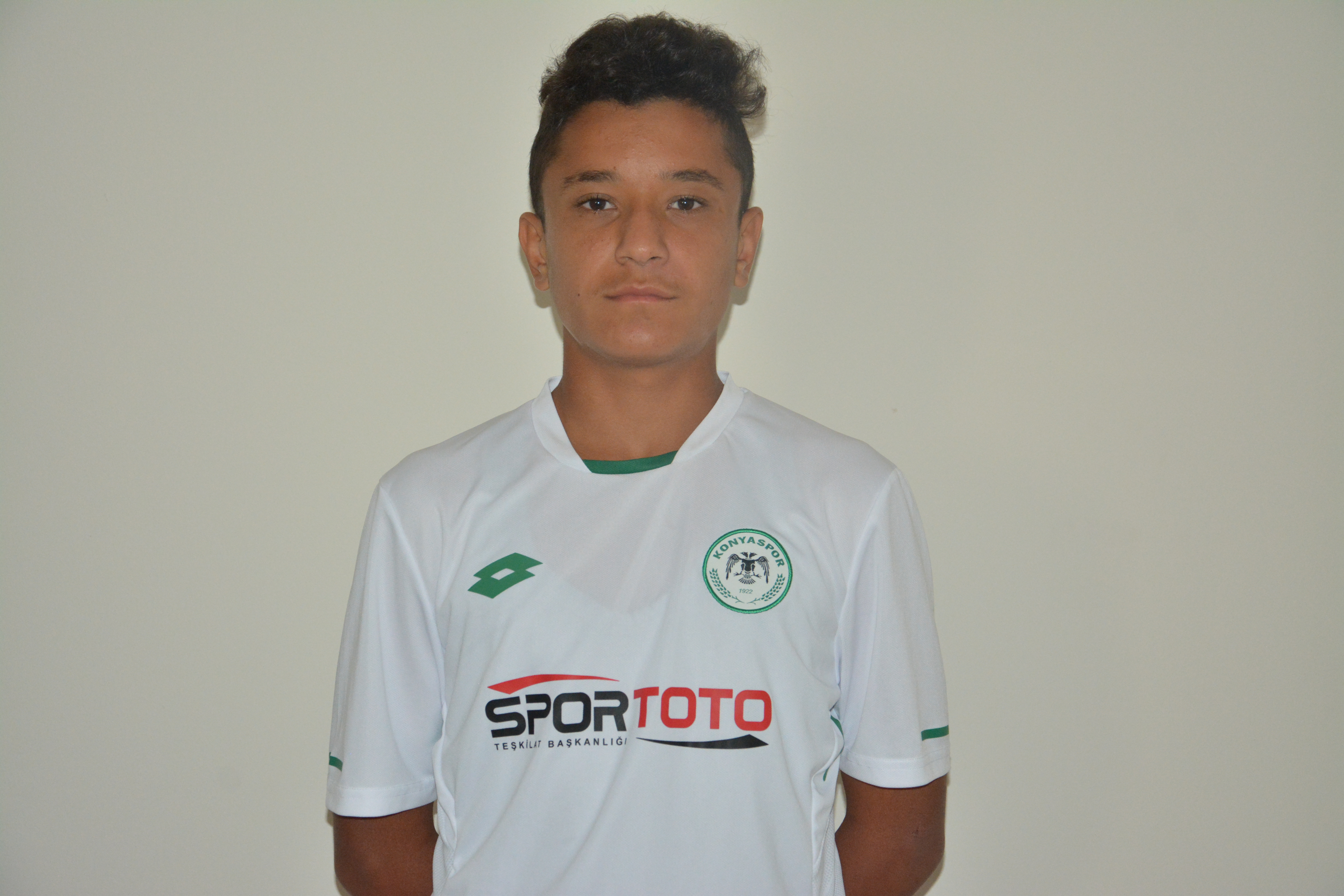 Futbolcumuz Efe Serdar Arı Milli takımda